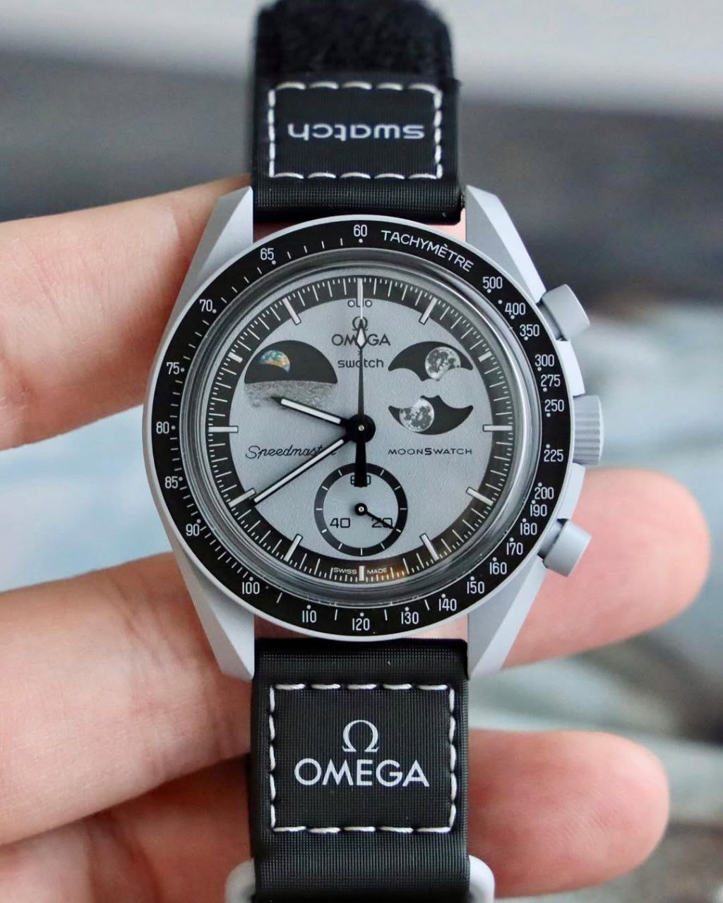 Omega x Swatch Earth Phase MoonSwatch - Mission to the Moon